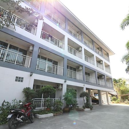 Oyo 75389 Pandora House Hotel Патая Екстериор снимка