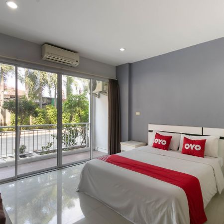 Oyo 75389 Pandora House Hotel Патая Екстериор снимка