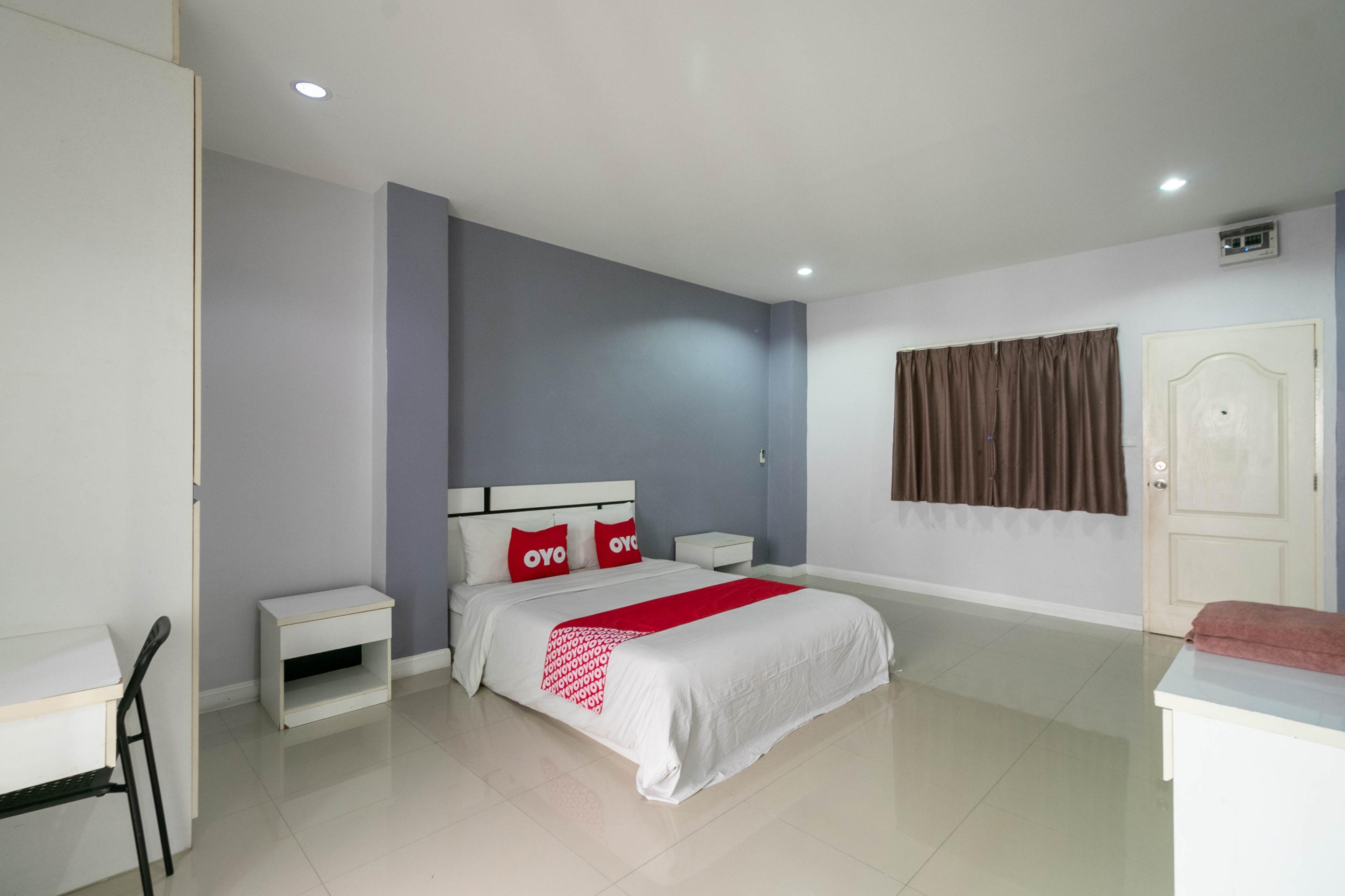 Oyo 75389 Pandora House Hotel Патая Екстериор снимка