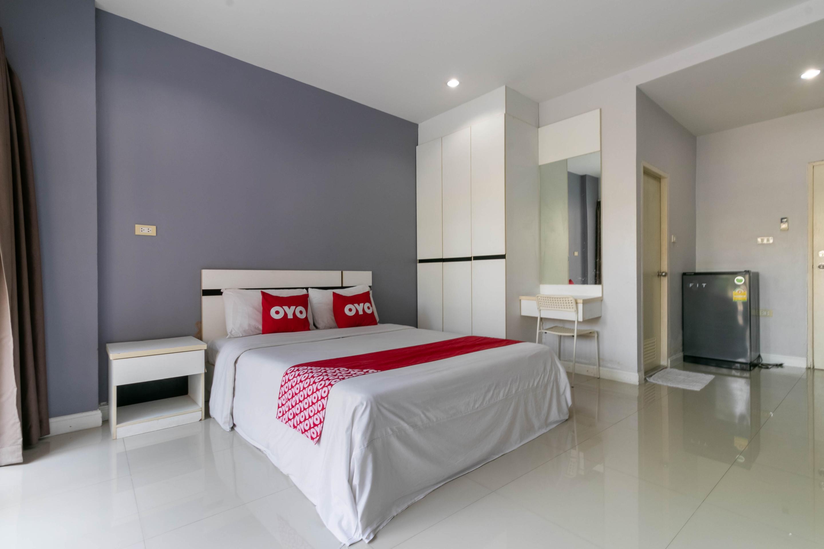 Oyo 75389 Pandora House Hotel Патая Екстериор снимка