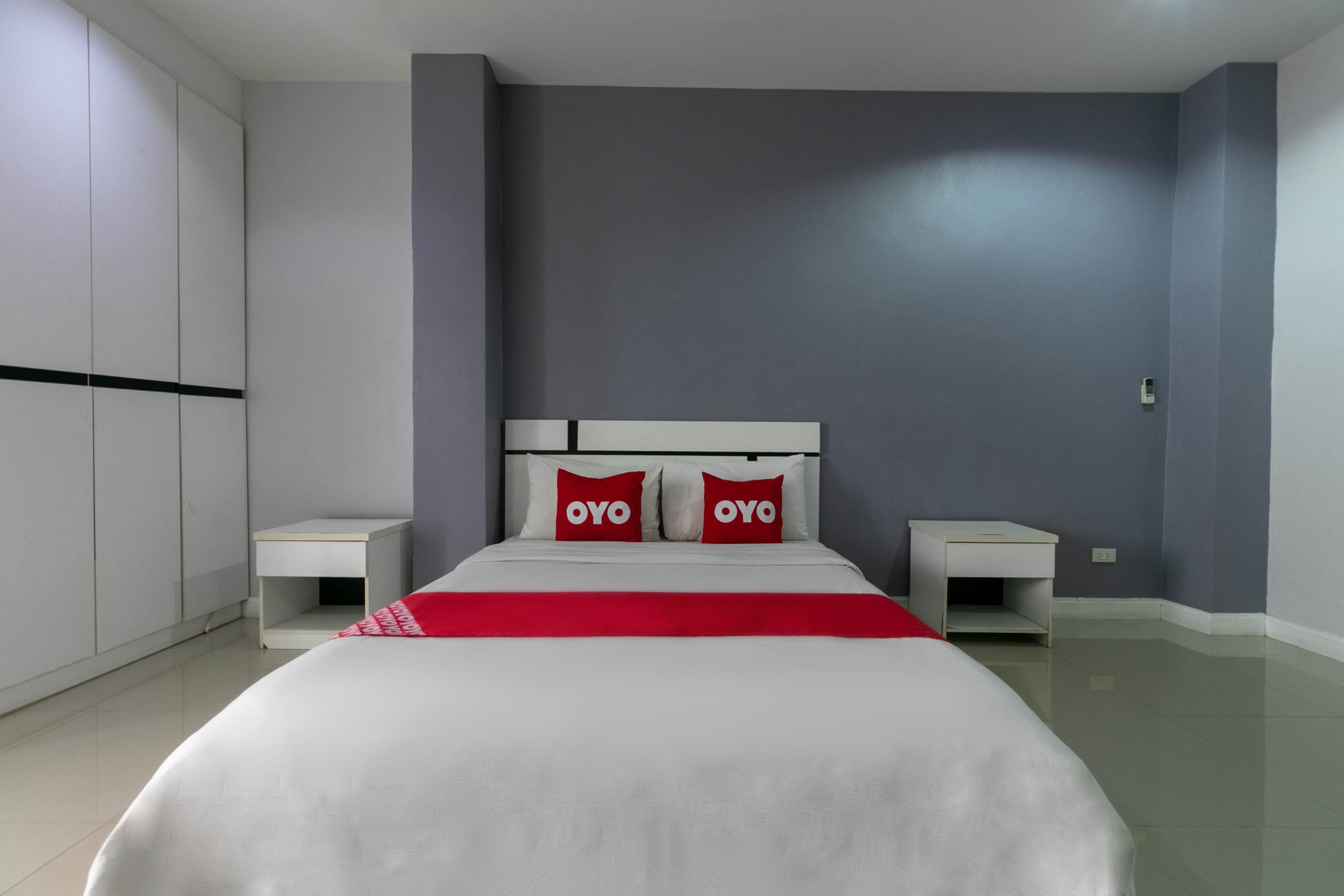 Oyo 75389 Pandora House Hotel Патая Екстериор снимка