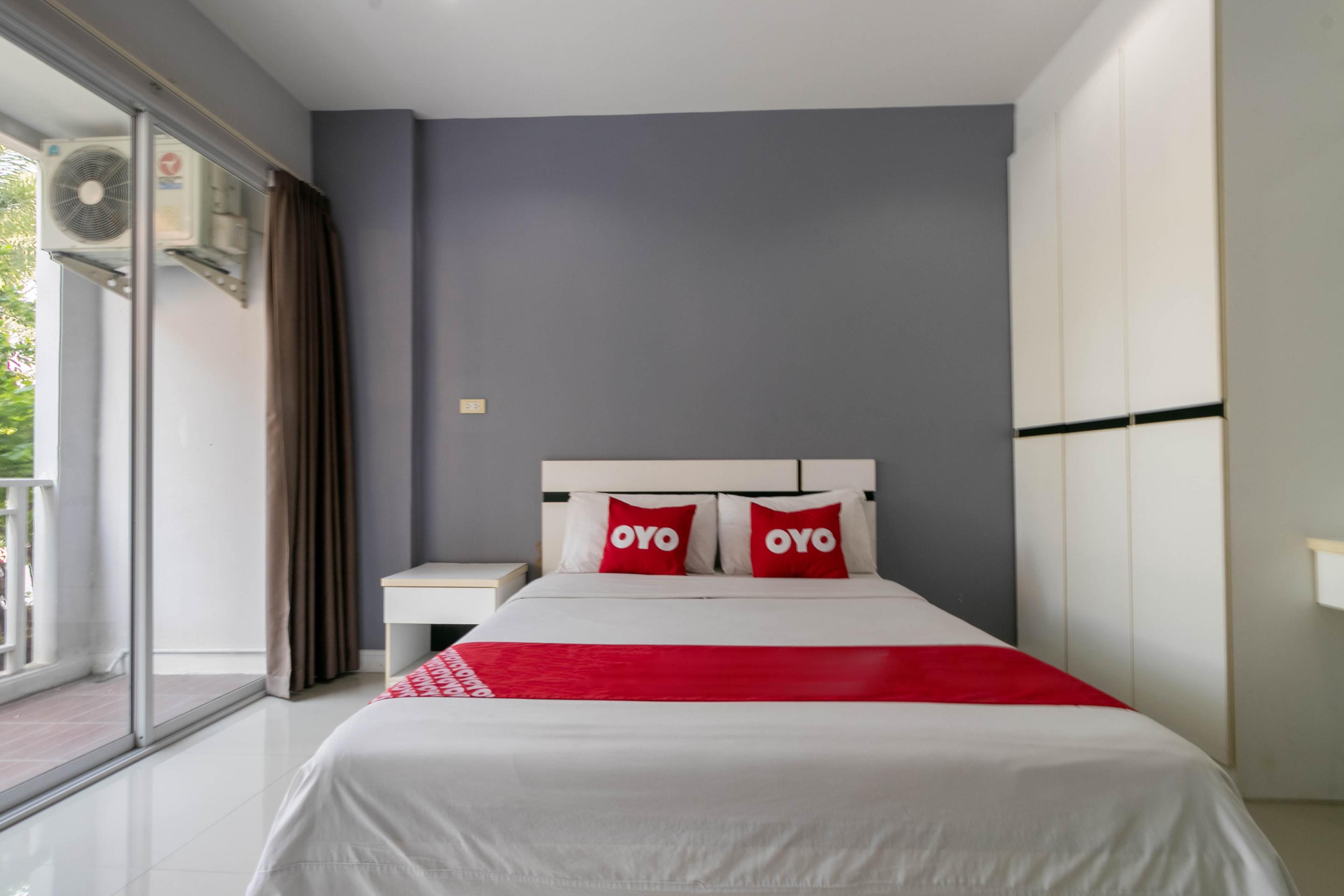 Oyo 75389 Pandora House Hotel Патая Екстериор снимка