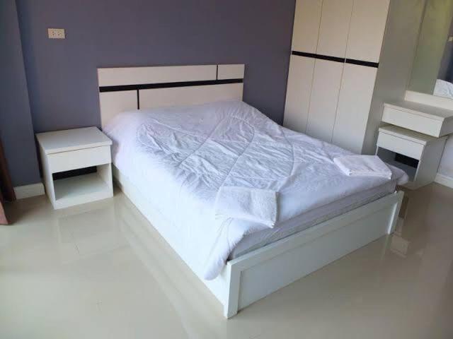 Oyo 75389 Pandora House Hotel Патая Екстериор снимка