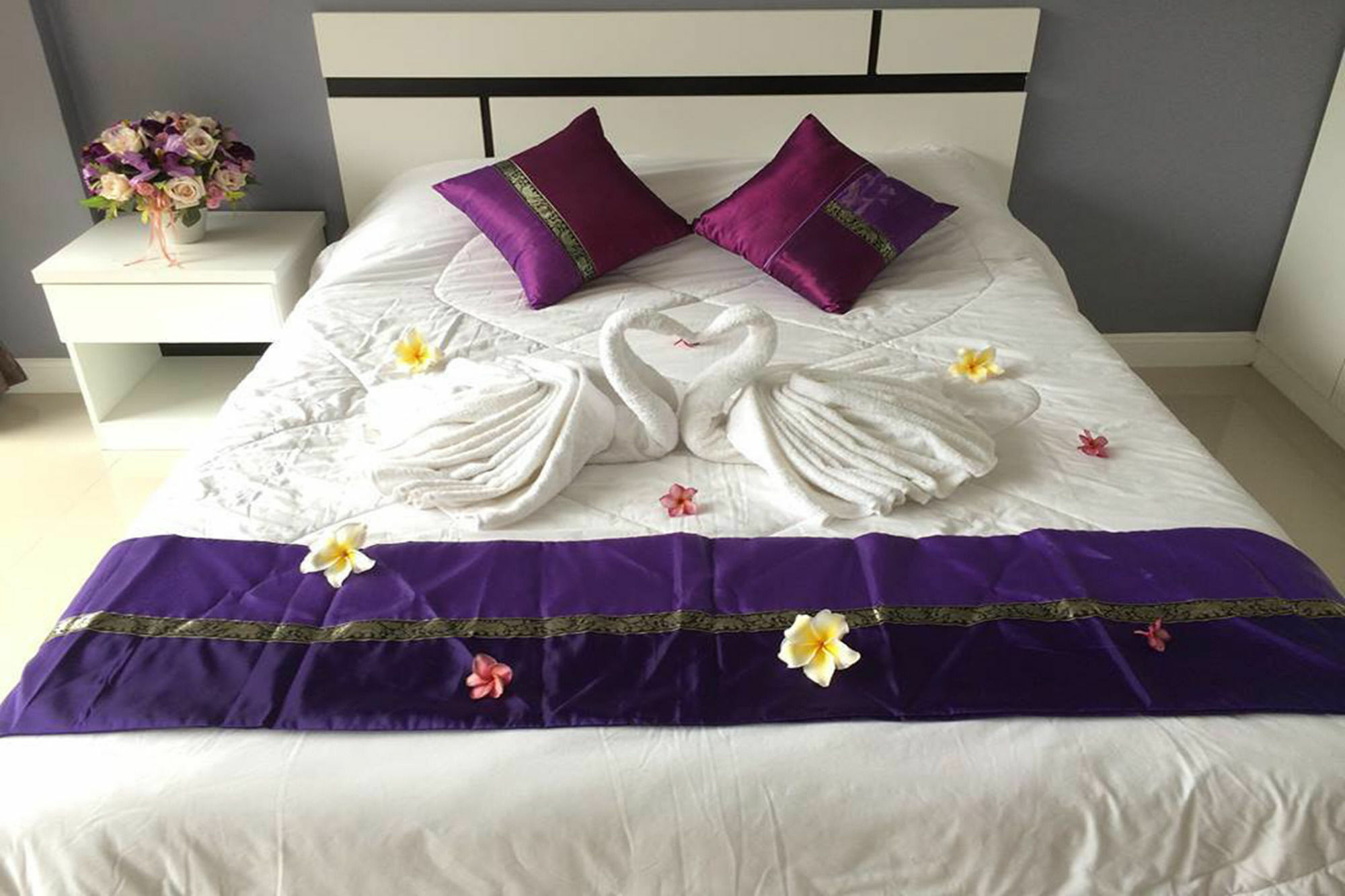 Oyo 75389 Pandora House Hotel Патая Екстериор снимка