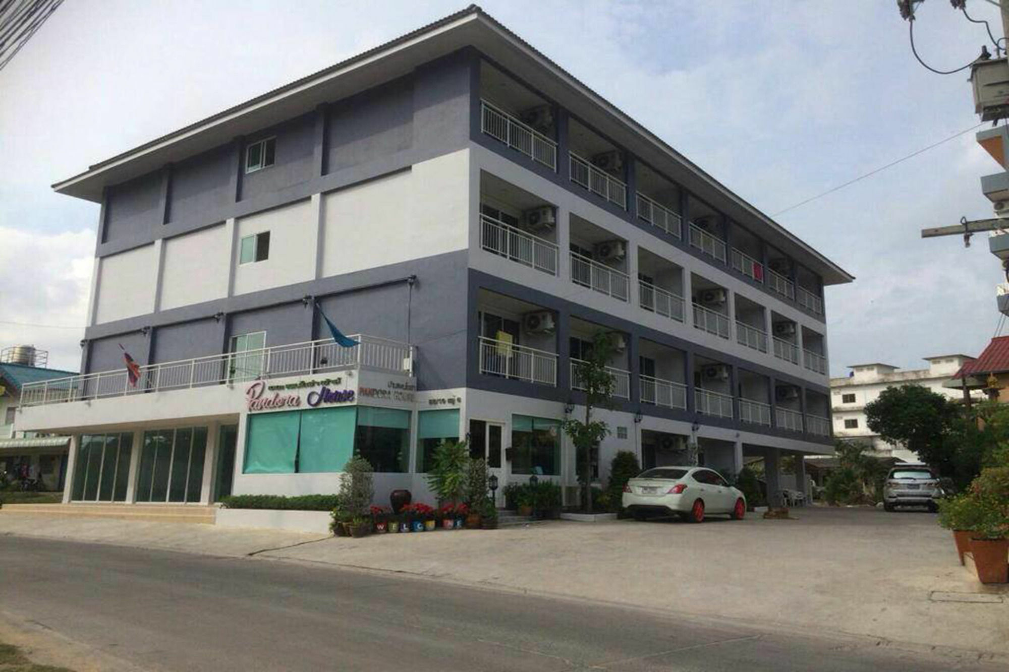 Oyo 75389 Pandora House Hotel Патая Екстериор снимка