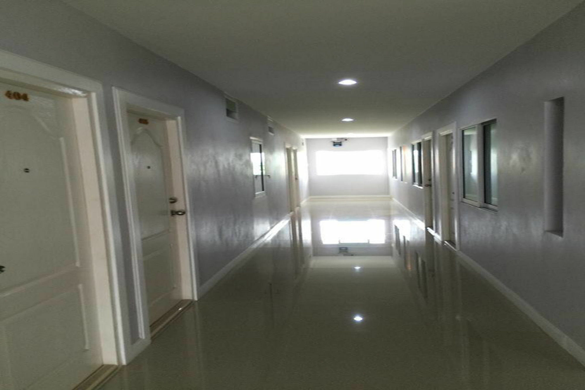 Oyo 75389 Pandora House Hotel Патая Екстериор снимка
