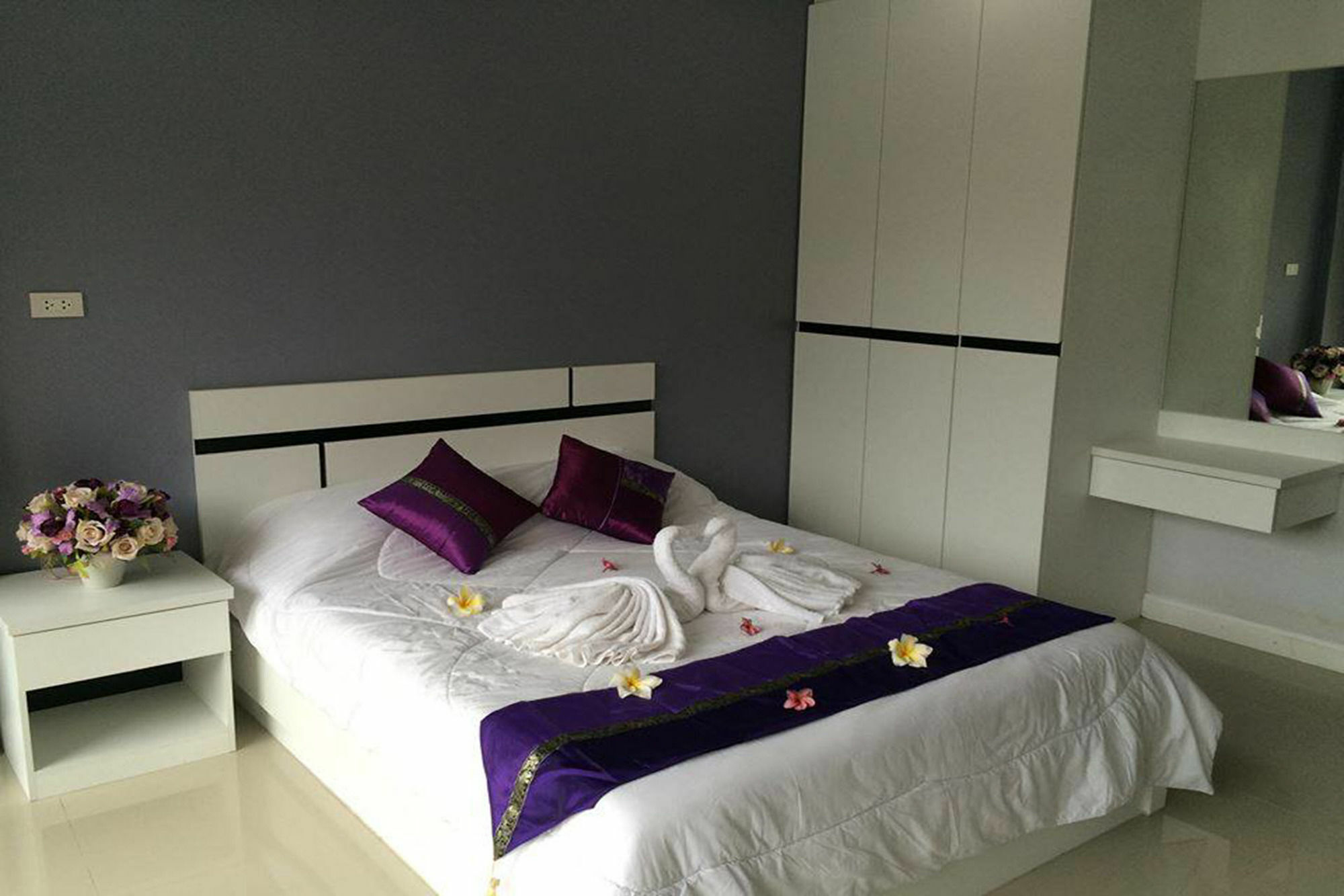 Oyo 75389 Pandora House Hotel Патая Екстериор снимка