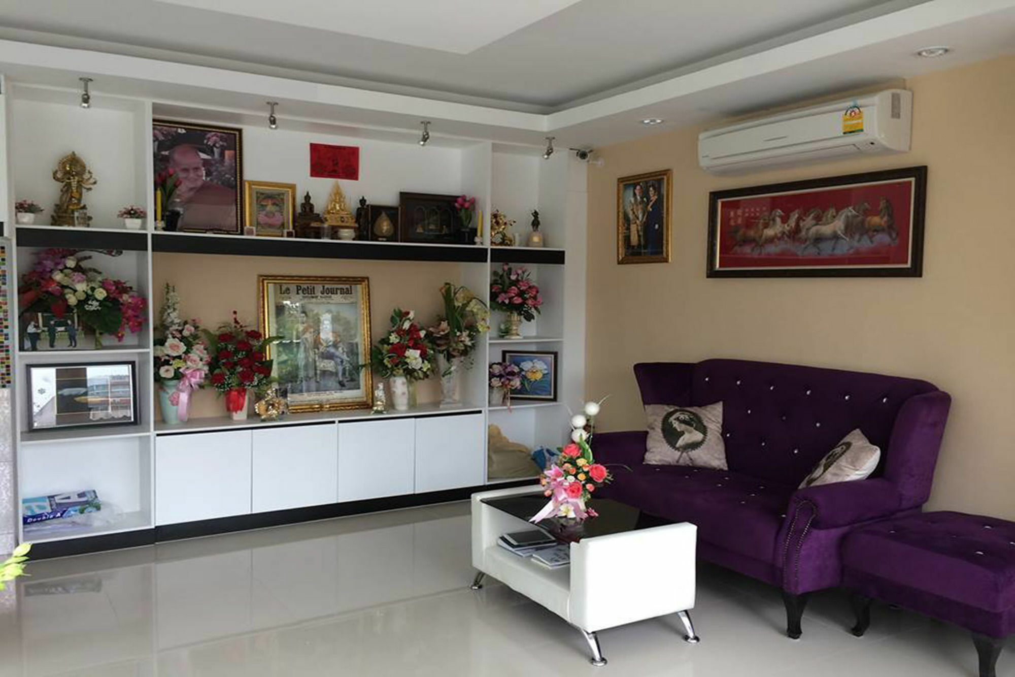 Oyo 75389 Pandora House Hotel Патая Екстериор снимка